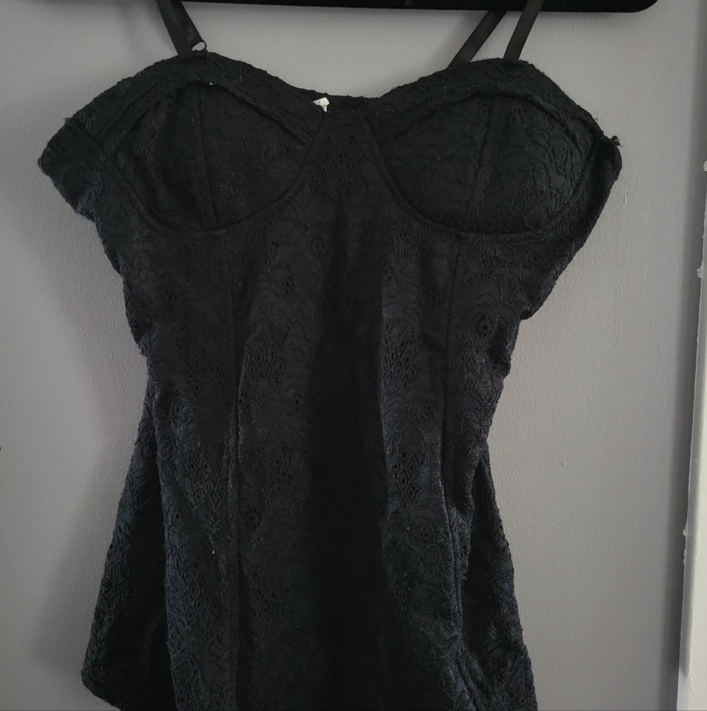 Chic Black Lace Bustier